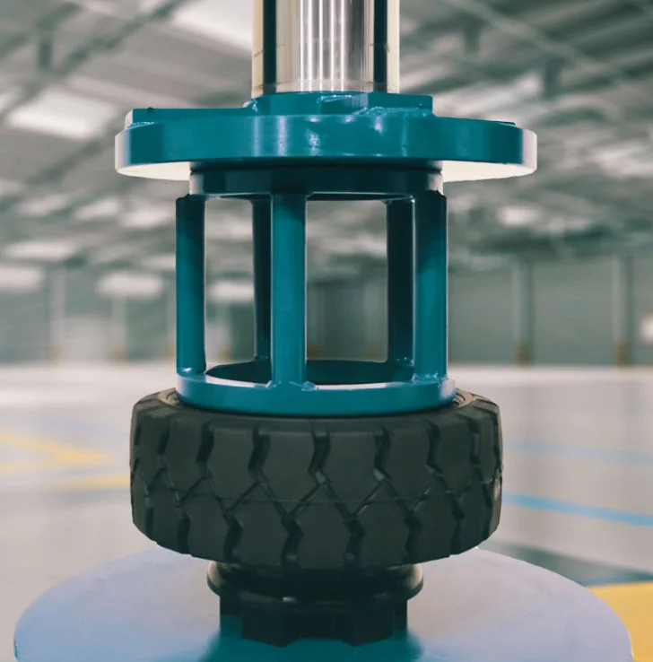 Монтаж цельнолитых шин