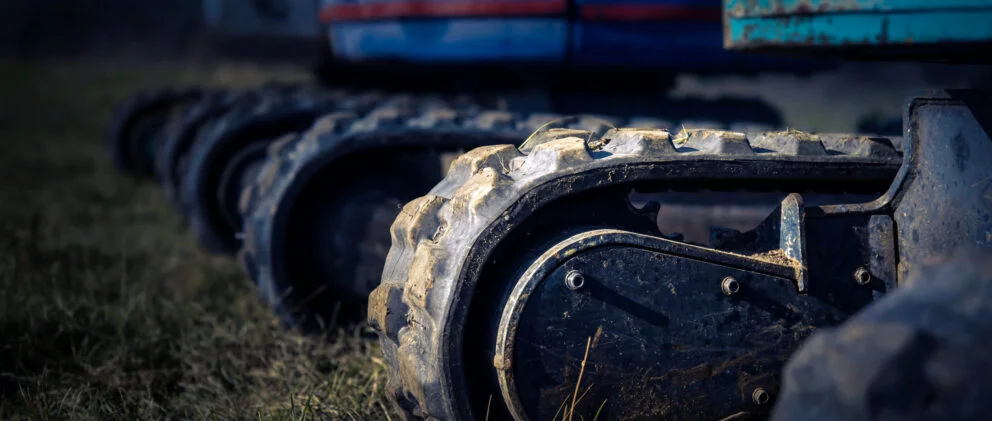 Как выбрать резиновую гусеницу для спецтехники: Советы от завода-производителя «Композит»